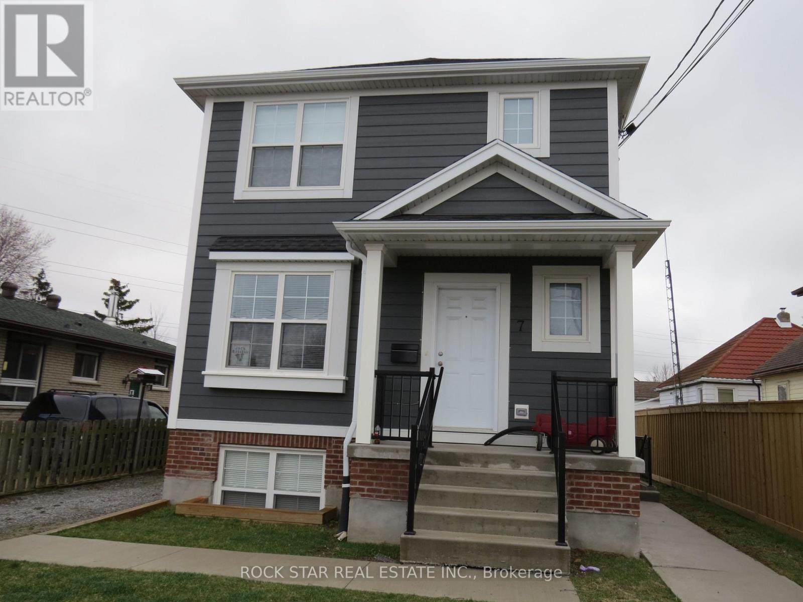 7 DUNDONALD STREET, St. Catharines, Ontario
