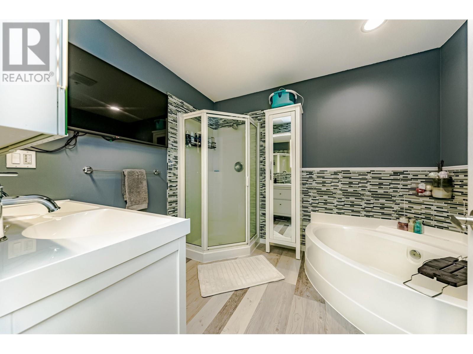 302 19241 Ford Road, Pitt Meadows, British Columbia  V3Y 2N4 - Photo 8 - R3003555