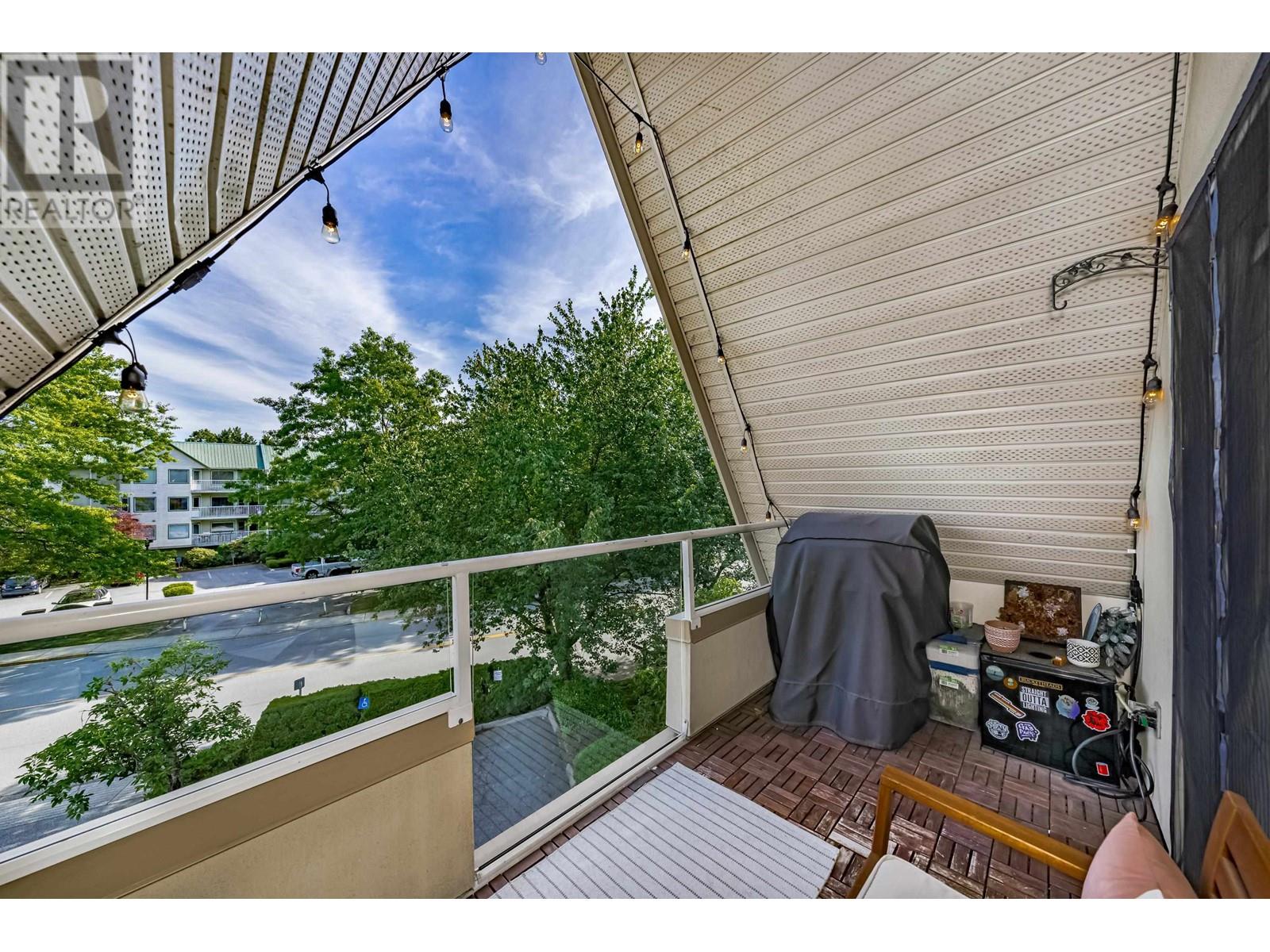 302 19241 Ford Road, Pitt Meadows, British Columbia  V3Y 2N4 - Photo 2 - R3003555