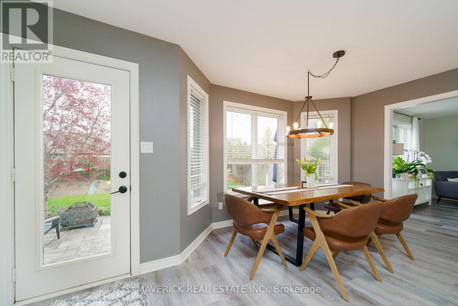 15 Mapleridge Crescent, Thames Centre (Dorchester), Ontario  N0L 1G3 - Photo 11 - X12152875