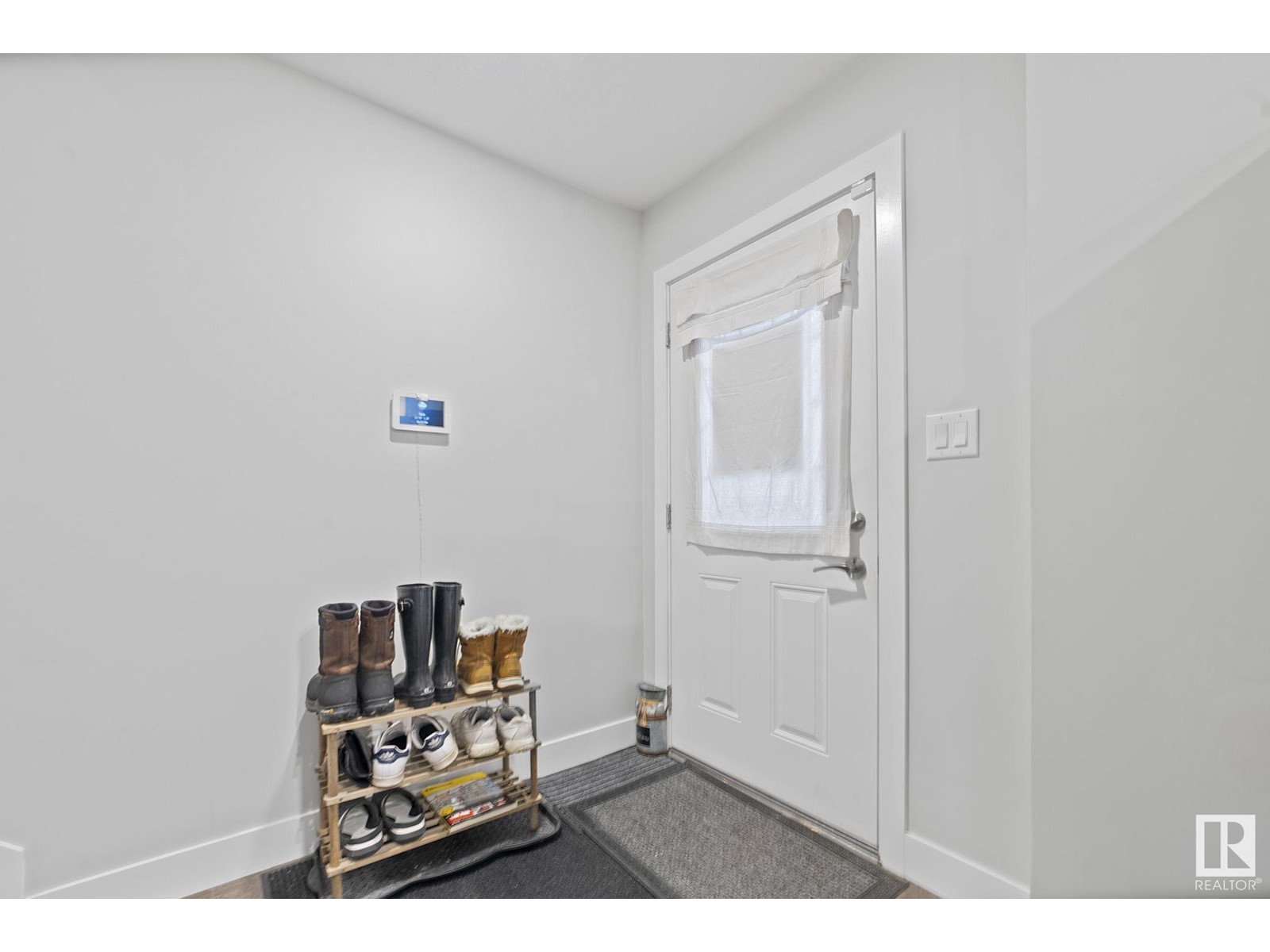 Property at 12017 94 ST NW NW image 5