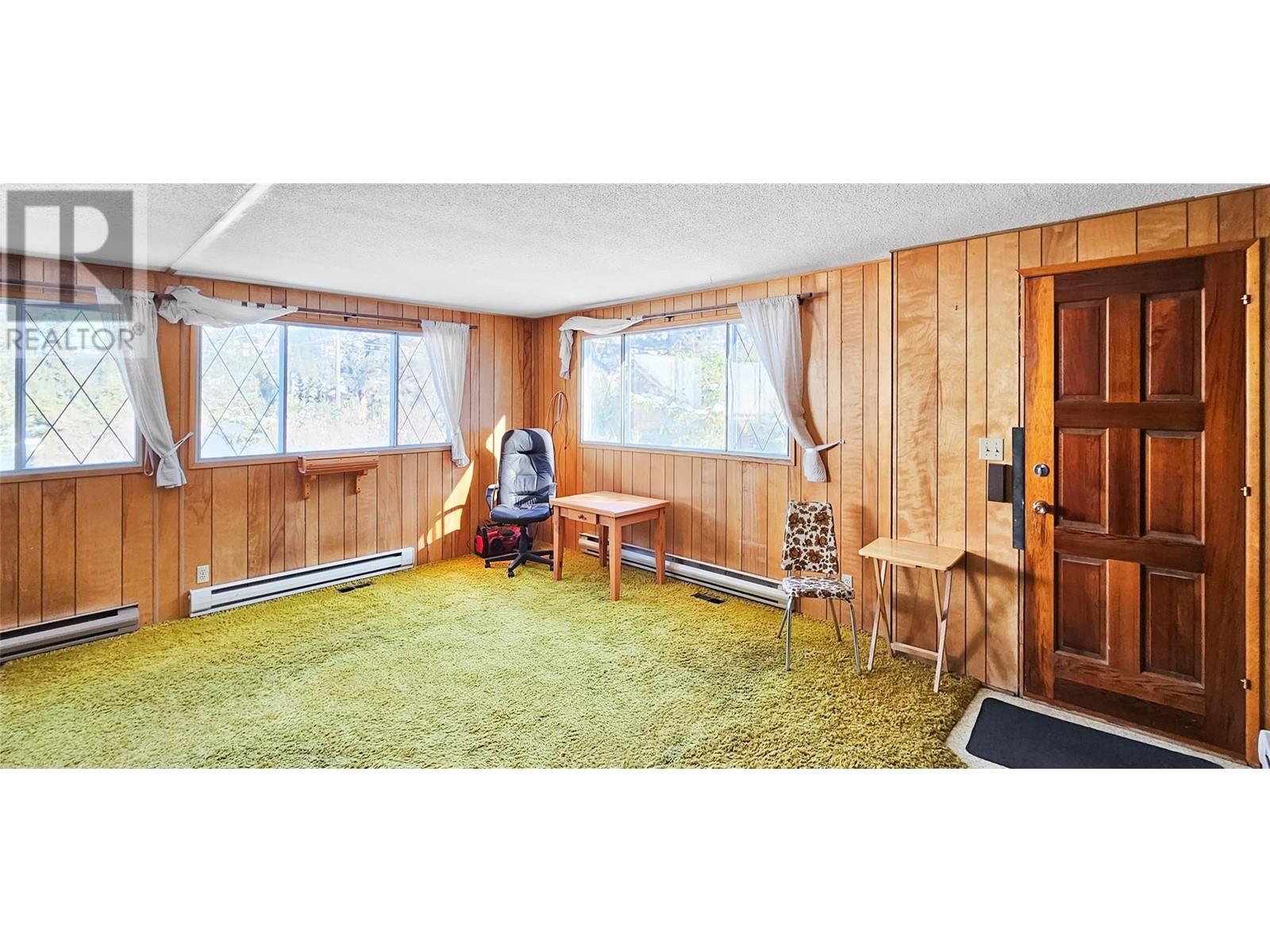 4180 Highway 3, Rock Creek, British Columbia  V0H 1Y0 - Photo 11 - 10347673