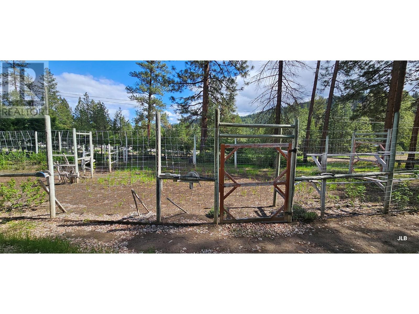 4180 Highway 3, Rock Creek, British Columbia  V0H 1Y0 - Photo 36 - 10347673