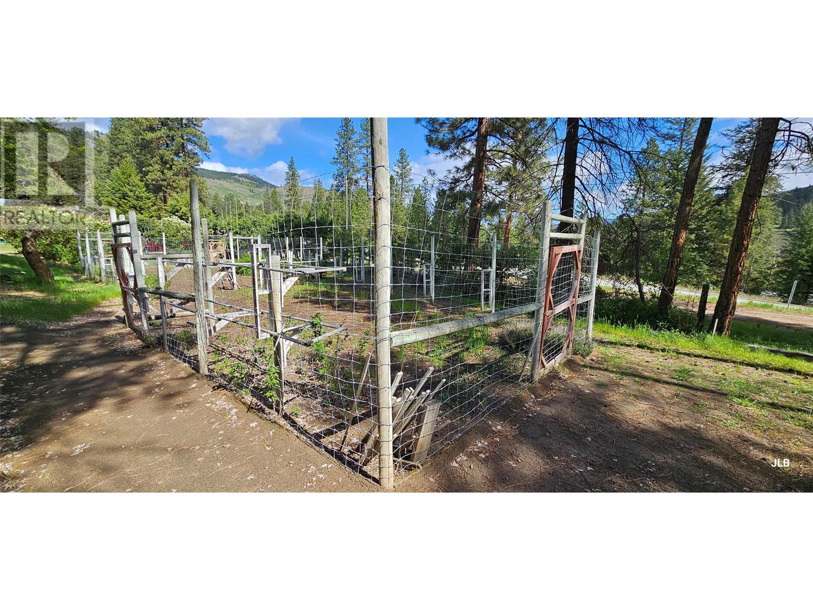 4180 Highway 3, Rock Creek, British Columbia  V0H 1Y0 - Photo 38 - 10347673