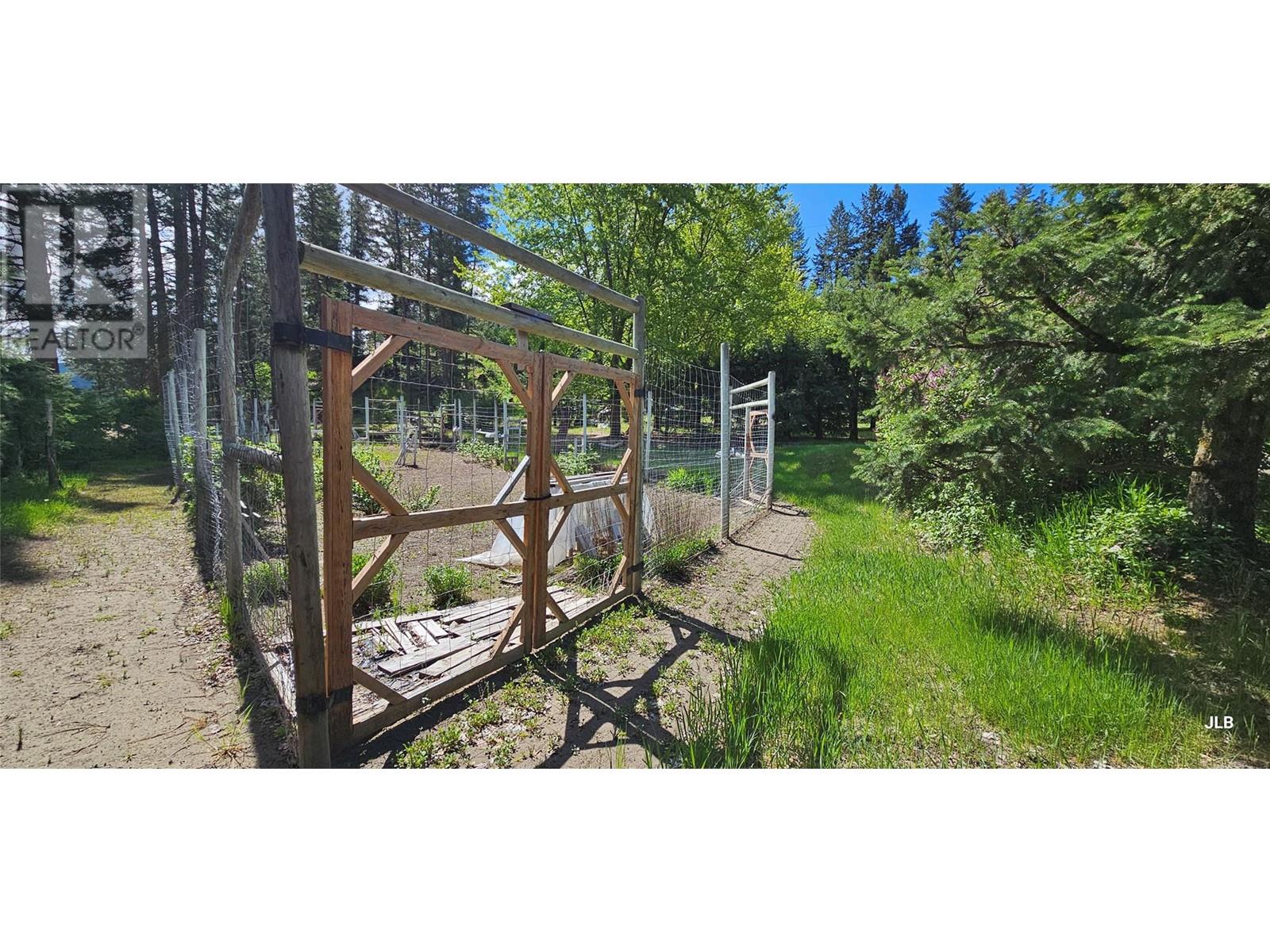 4180 Highway 3, Rock Creek, British Columbia  V0H 1Y0 - Photo 44 - 10347673