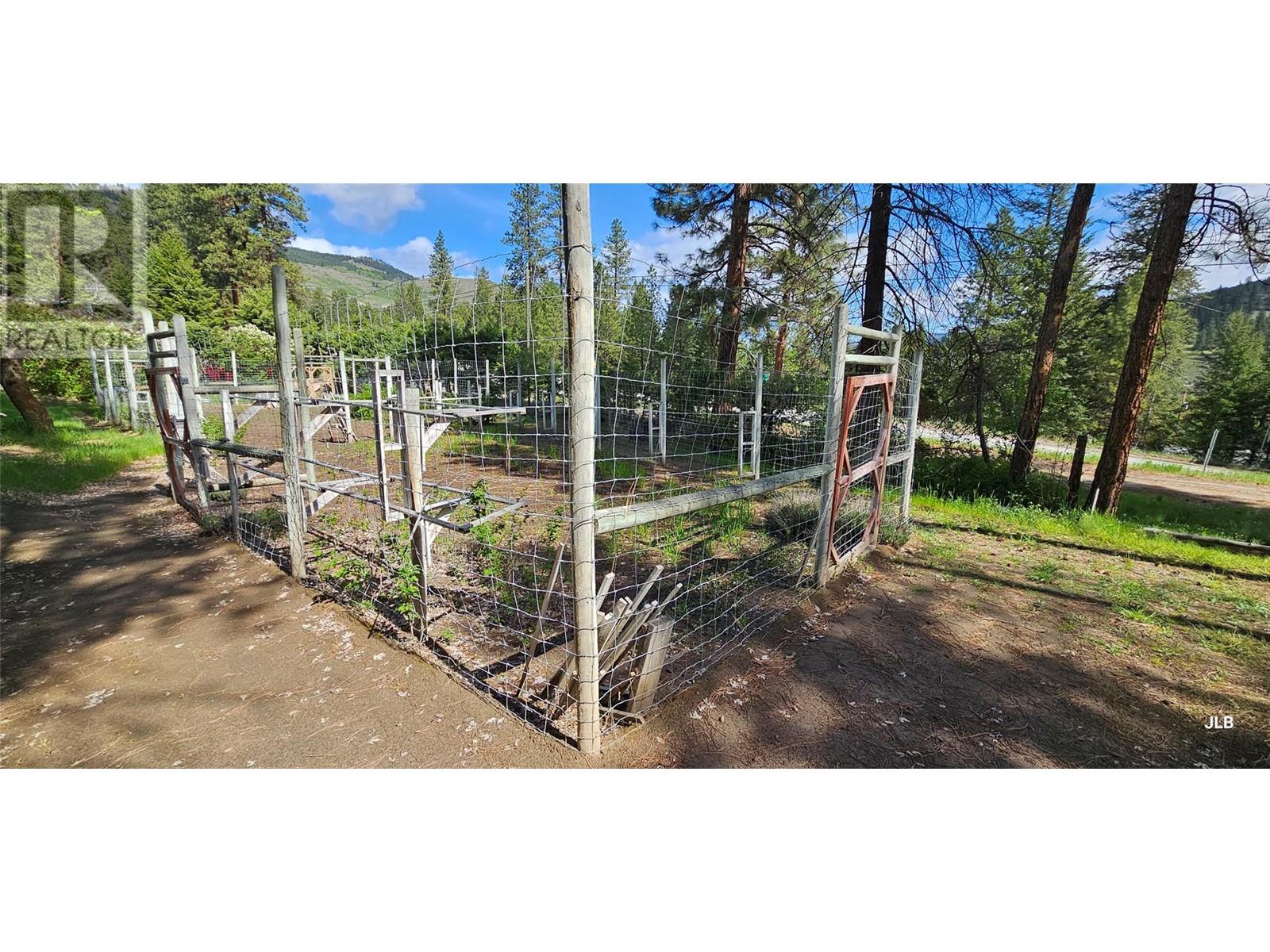 4180 Highway 3, Rock Creek, British Columbia  V0H 1Y0 - Photo 39 - 10347673