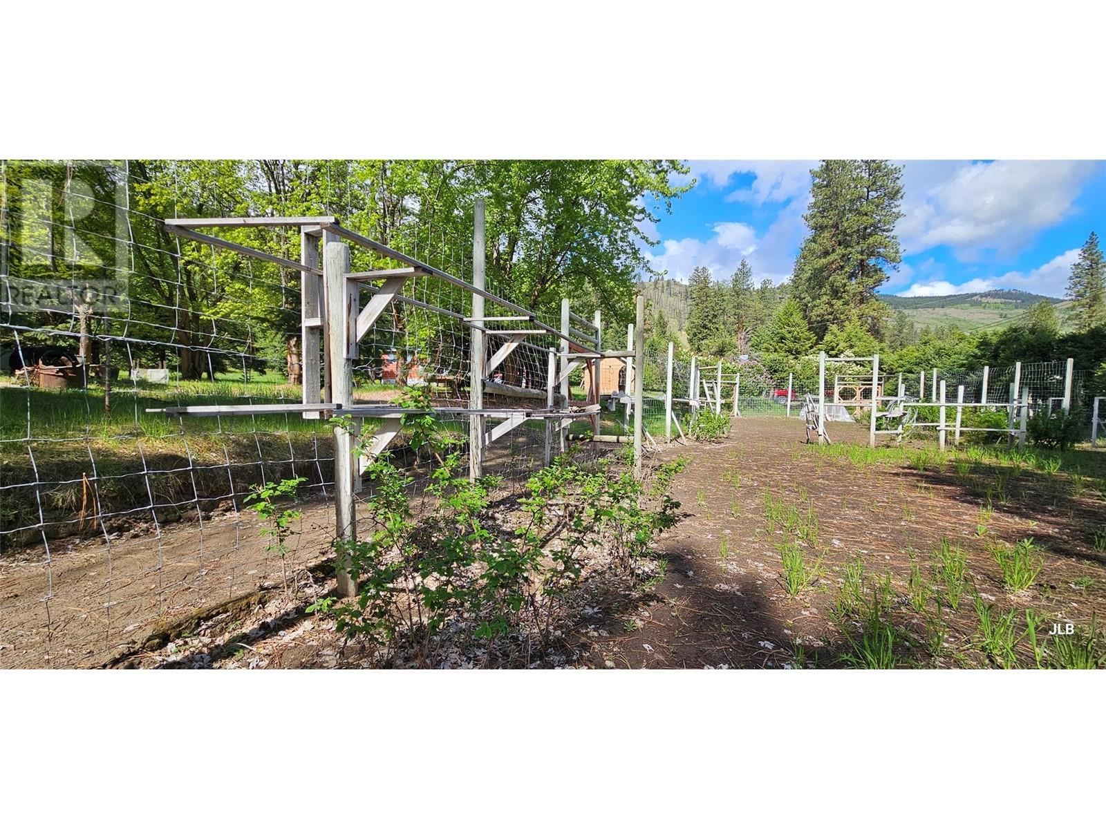 4180 Highway 3, Rock Creek, British Columbia  V0H 1Y0 - Photo 41 - 10347673