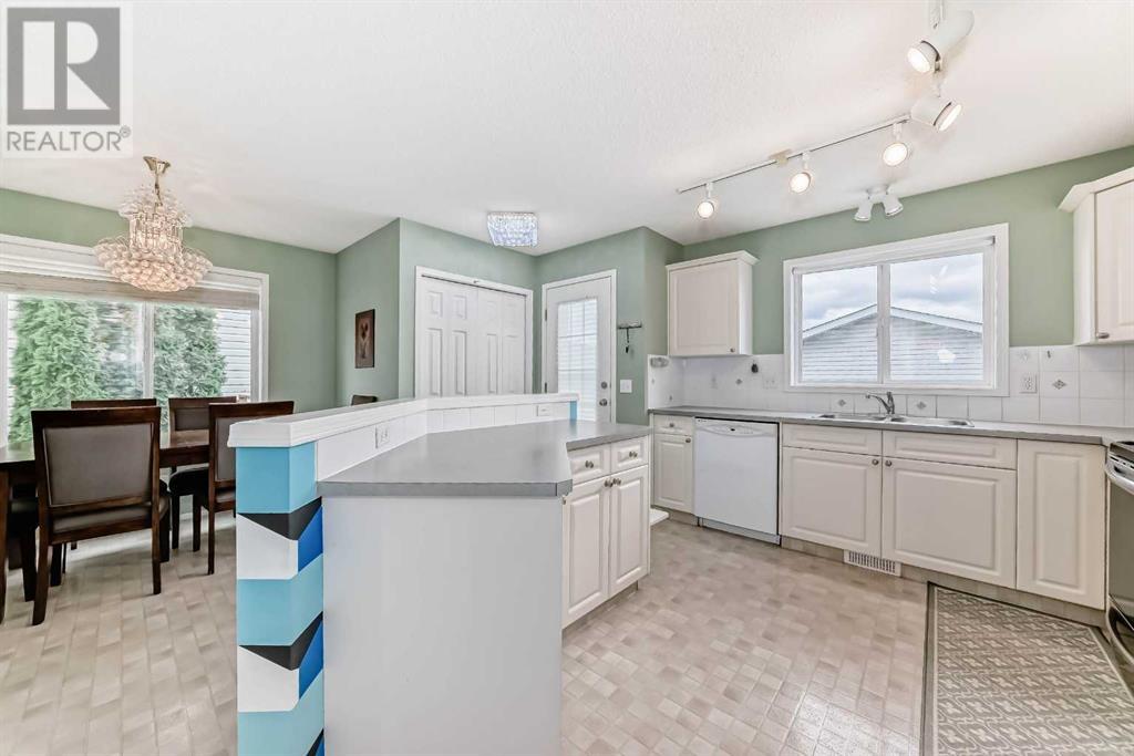 28 Country Hills Manor Nw, Calgary, Alberta  T3K 5C7 - Photo 6 - A2221104