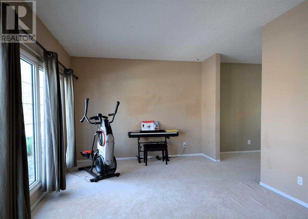 Property at 1421 53 Street image 4