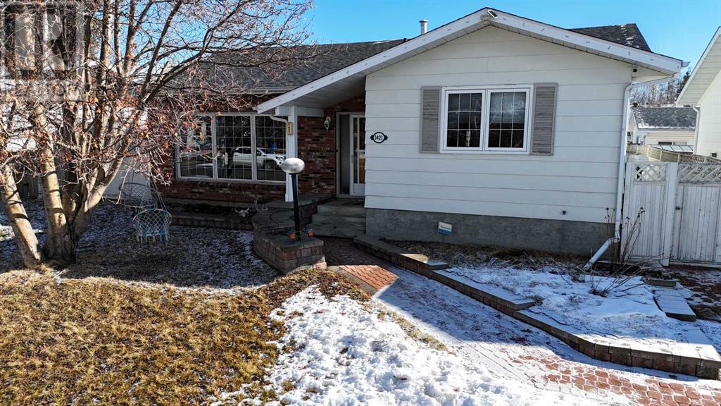 Property at 1421 53 Street image 2