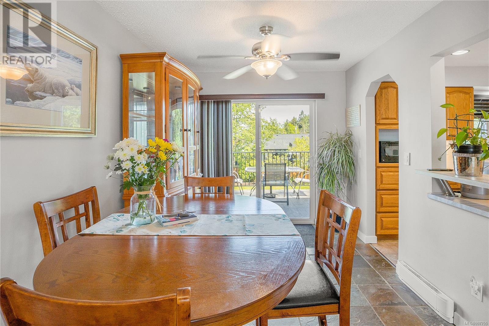 Property at 232 Moilliet St S image 4