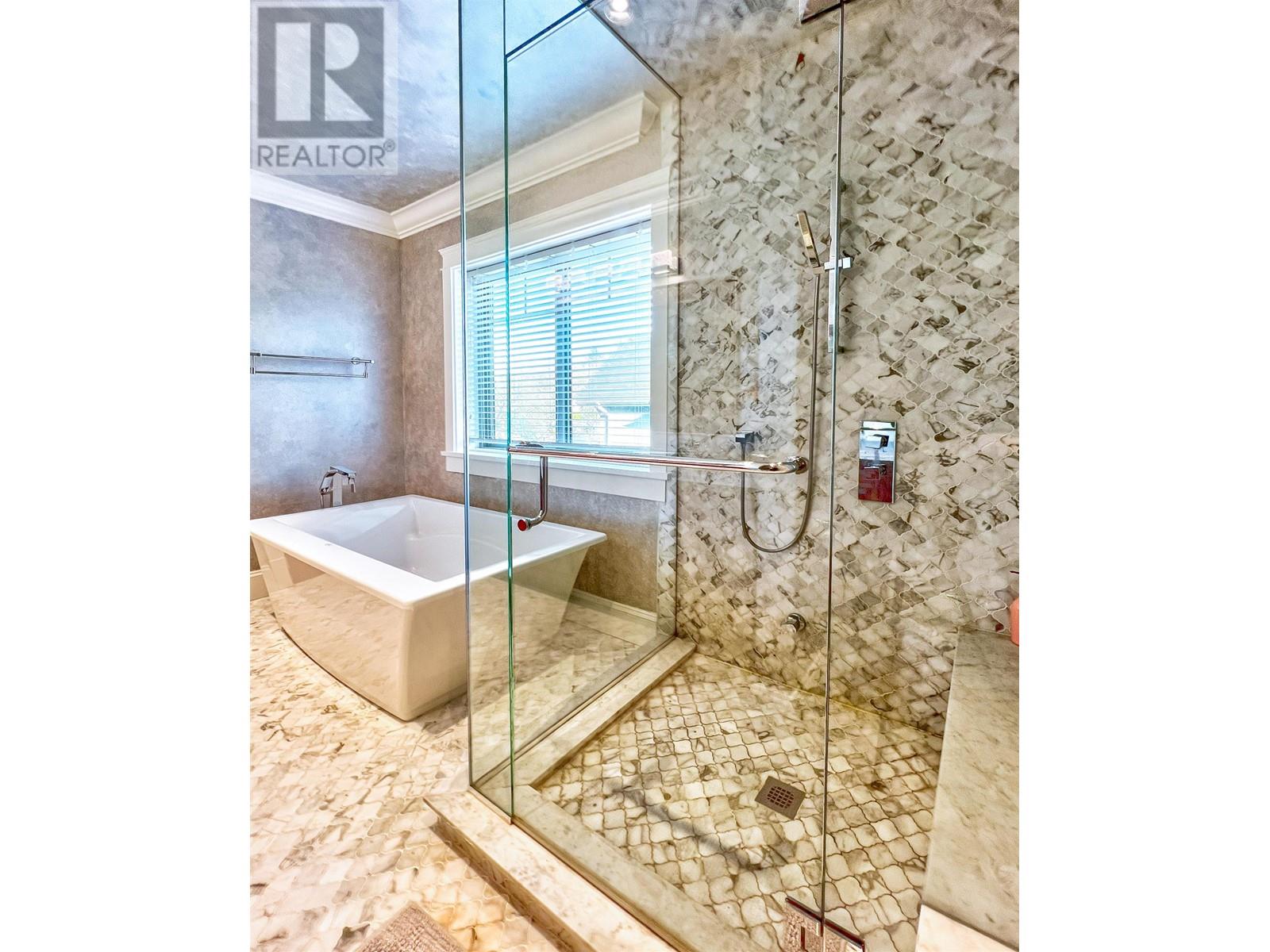 Listing Picture 27 of 40 : 2237 W 37TH AVENUE, Vancouver / 溫哥華 - 魯藝地產 Yvonne Lu Group - MLS Medallion Club Member