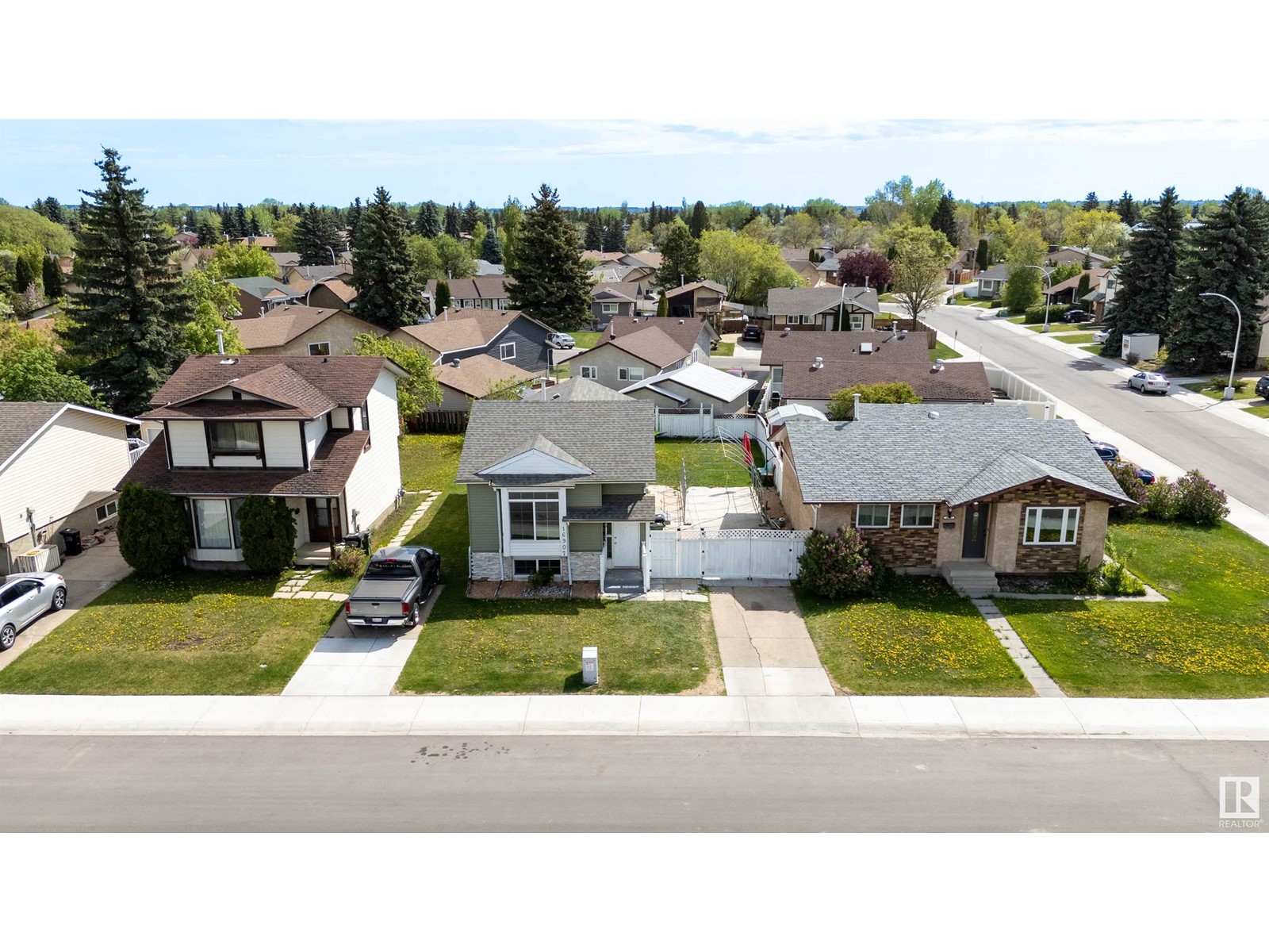 16907 103 St Nw Nw, Edmonton, Alberta  T5X 4L5 - Photo 1 - E4436806