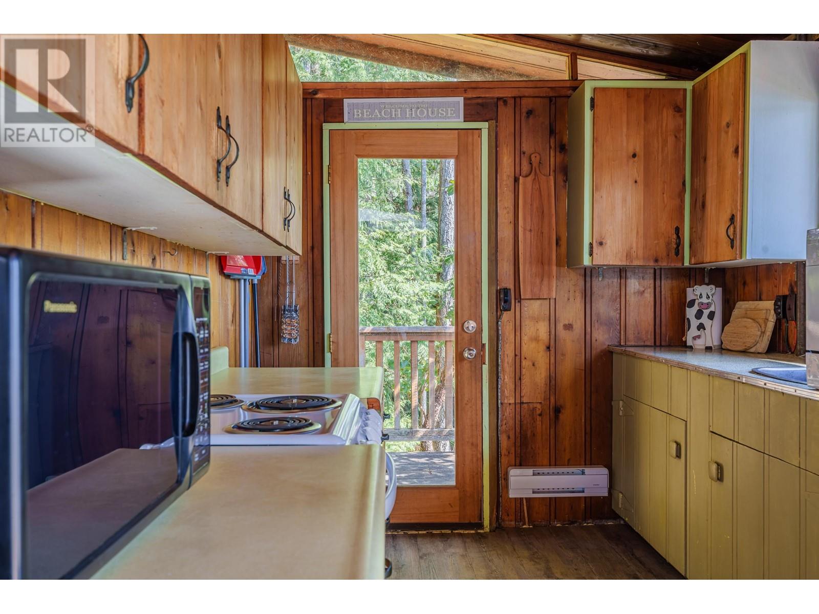 6037 Sandy Hook Road, Sechelt, British Columbia  V7Z 0C9 - Photo 11 - R2995955
