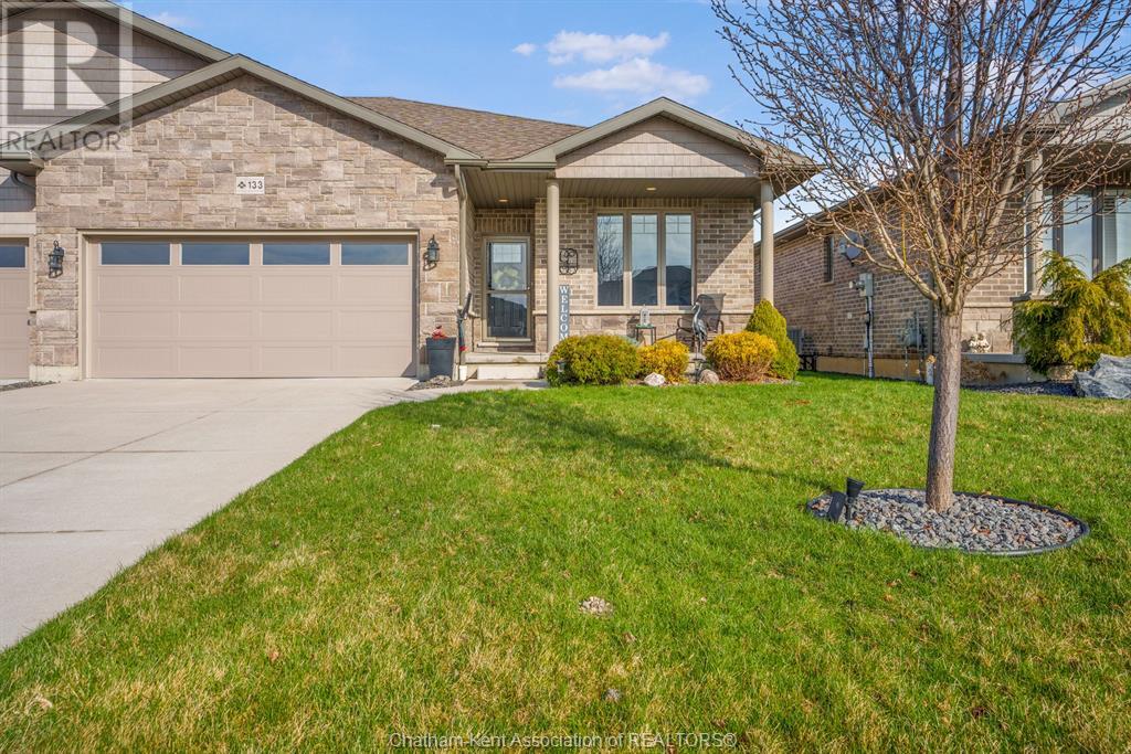 MLS# 25008292: 133 COTTAGE PLACE, Chatham, Canada