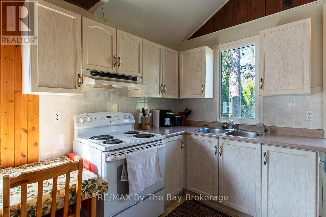 28 60th Street S, Wasaga Beach, Ontario  L9Z 1V9 - Photo 10 - S12152935