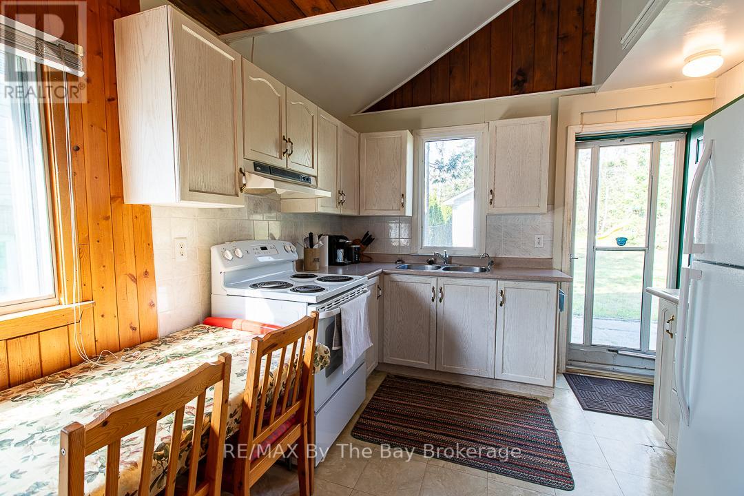 28 60th Street S, Wasaga Beach, Ontario  L9Z 1V9 - Photo 11 - S12152935
