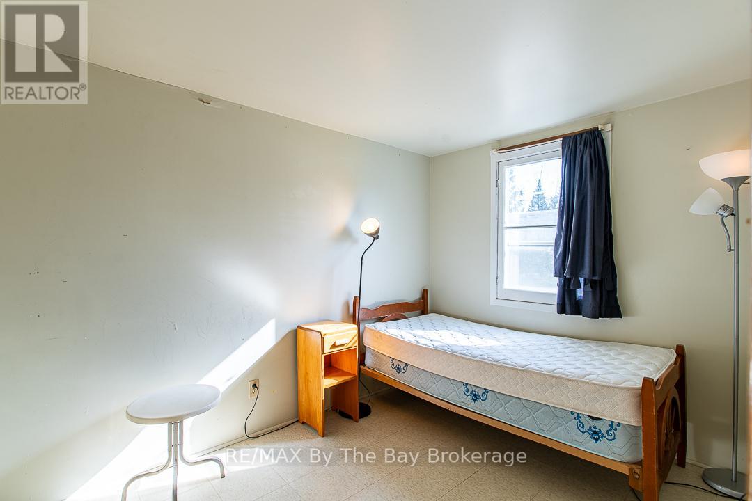 28 60th Street S, Wasaga Beach, Ontario  L9Z 1V9 - Photo 16 - S12152935