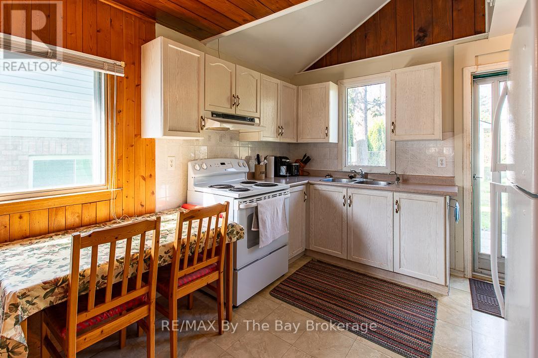 28 60th Street S, Wasaga Beach, Ontario  L9Z 1V9 - Photo 8 - S12152935