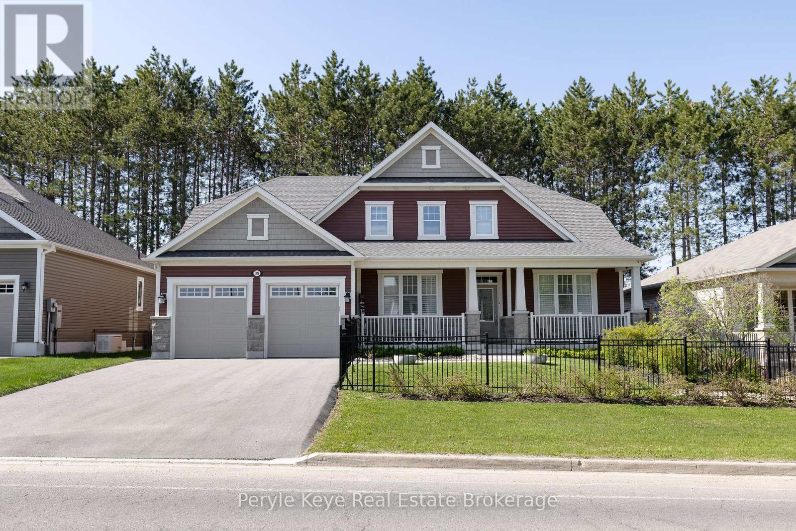 39 Clearbrook Trail, Bracebridge, Ontario  P1L 0A3 - Photo 2 - X12152962