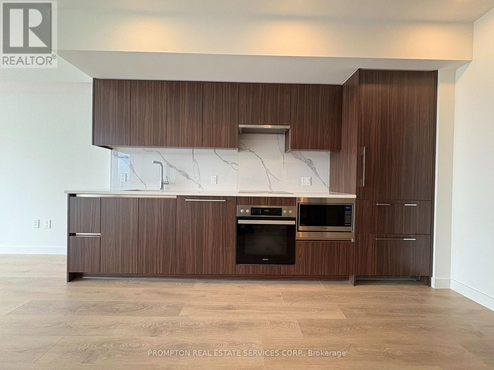 1011 - 1 Concord Cityplace Way, Toronto (Waterfront Communities), Ontario  M5V 0X3 - Photo 2 - C12134969