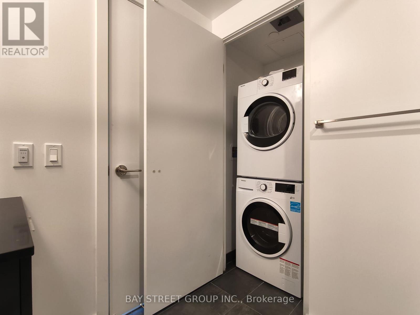 3910 - 8 Wellesley Street W, Toronto (Bay Street Corridor), Ontario  M4Y 0J5 - Photo 16 - C12152894