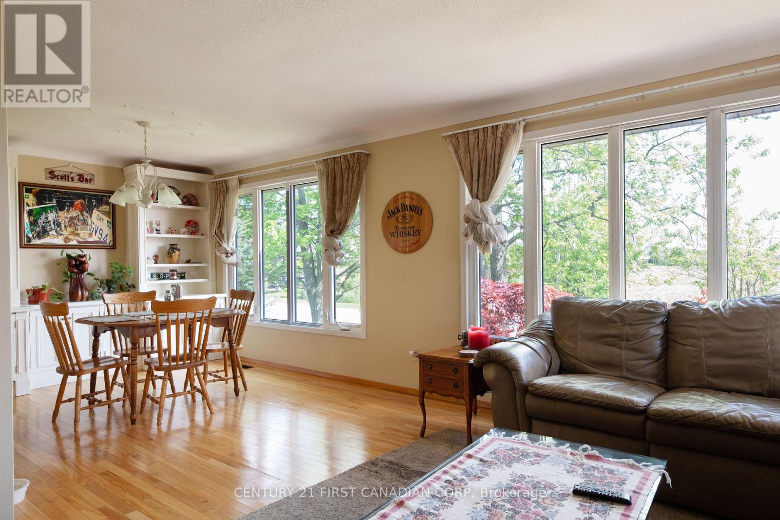 333 St Clair Street, Warwick (Watford), Ontario  N0M 2S0 - Photo 7 - X12152949