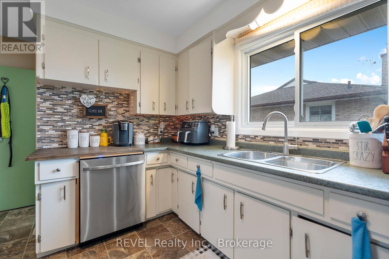 15 Dexter Drive, Welland (Prince Charles), Ontario  L3C 4B3 - Photo 17 - X12152957