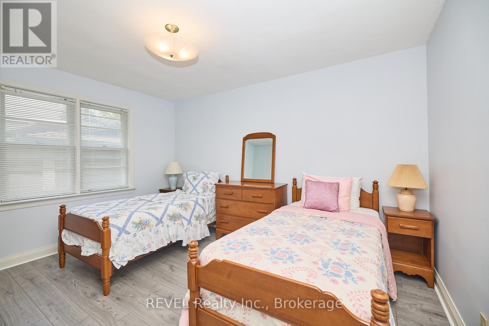 6361 Clare Crescent, Niagara Falls, Ontario  L2G 2C9 - Photo 16 - X12152978