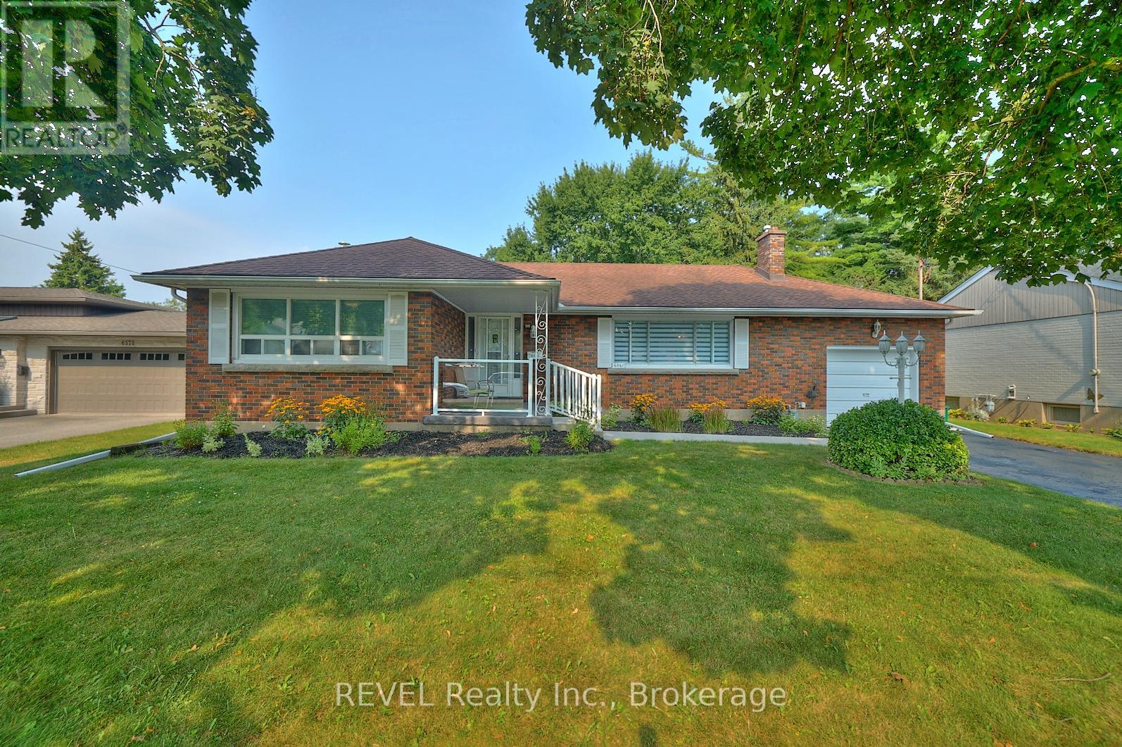 Property at 6361 CLARE CRESCENT image 3