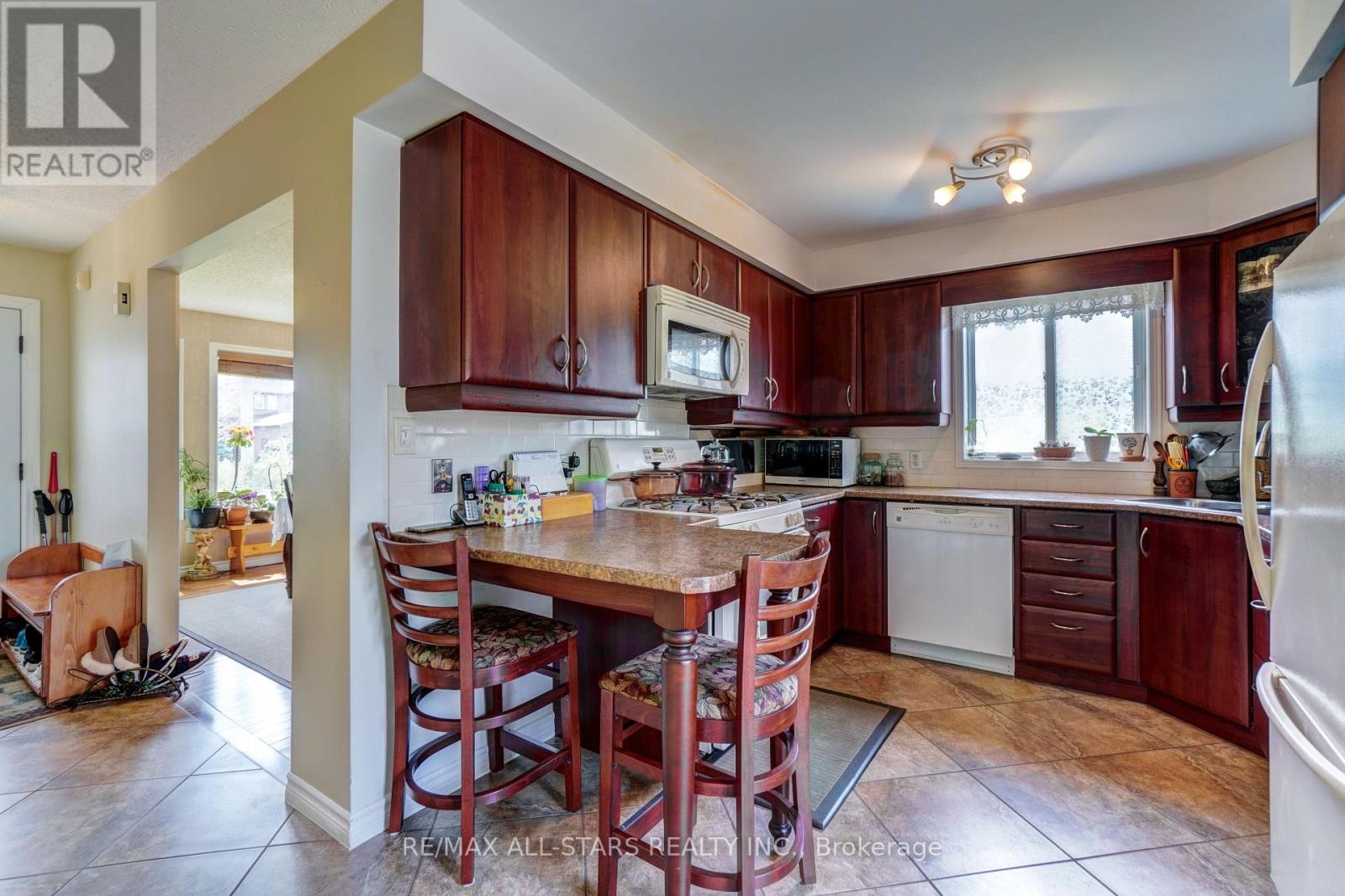 26 Kirkconnell Road, Kawartha Lakes, Ontario  K9V 6E7 - Photo 7 - X12152983