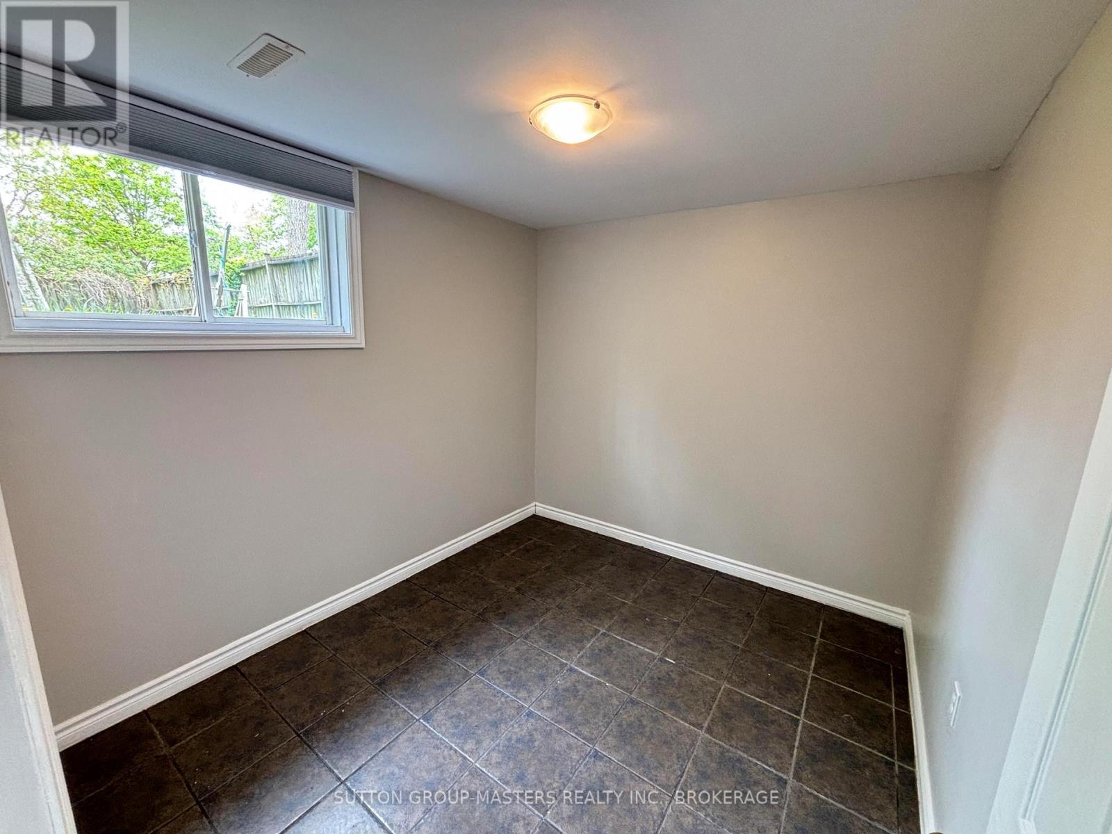 160 Nelson Street, Kingston (Central City East), Ontario  K7L 3X1 - Photo 17 - X12152990