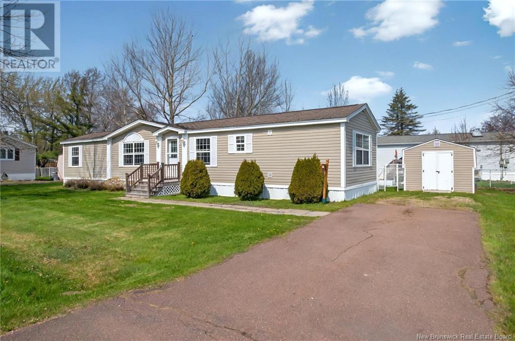 Property at 6 Blue Jay Street image 2