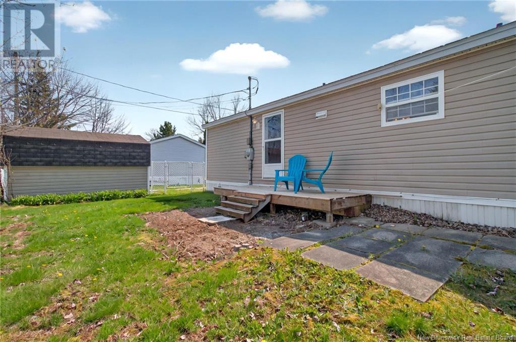 Property at 6 Blue Jay Street image 4