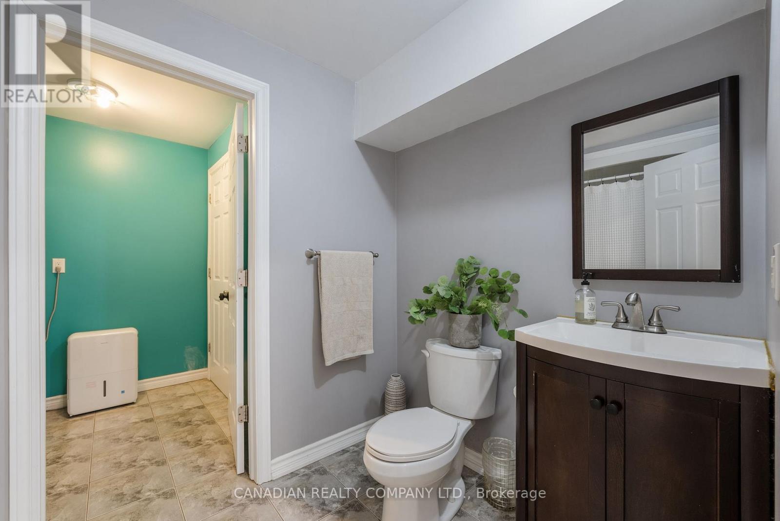 18 Heathbank Avenue, Georgina, Ontario  L0E 1N0 - Photo 37 - N12152908