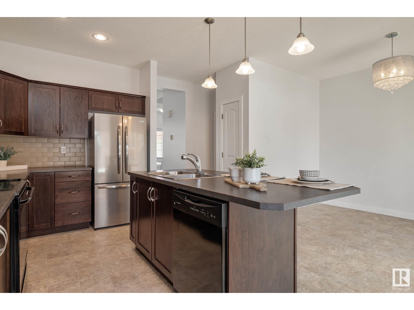 Property at #40 13825 155 AV NW image 1