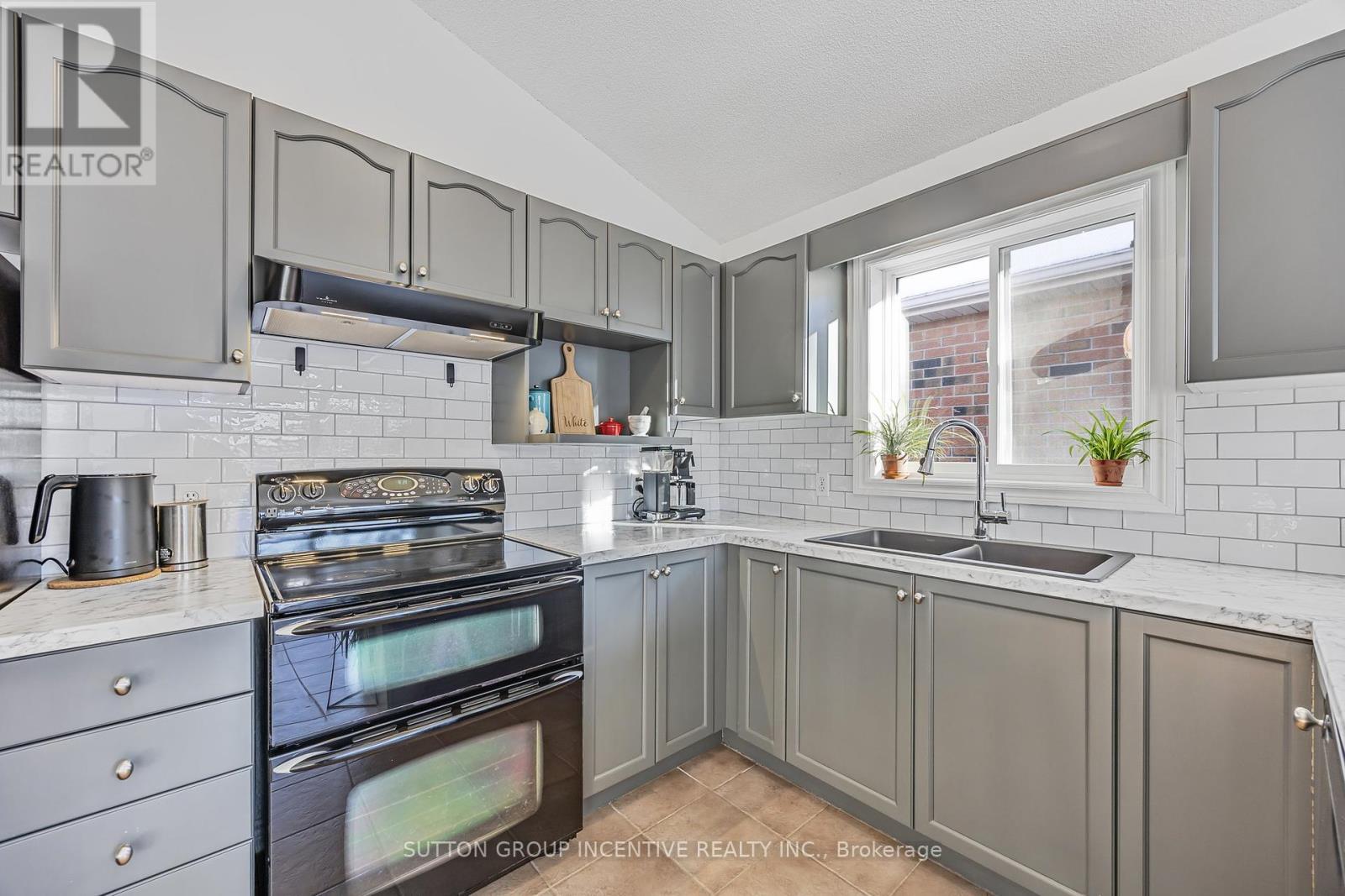 146 Columbia Road, Barrie, Ontario  L4N 8E3 - Photo 13 - S12152984