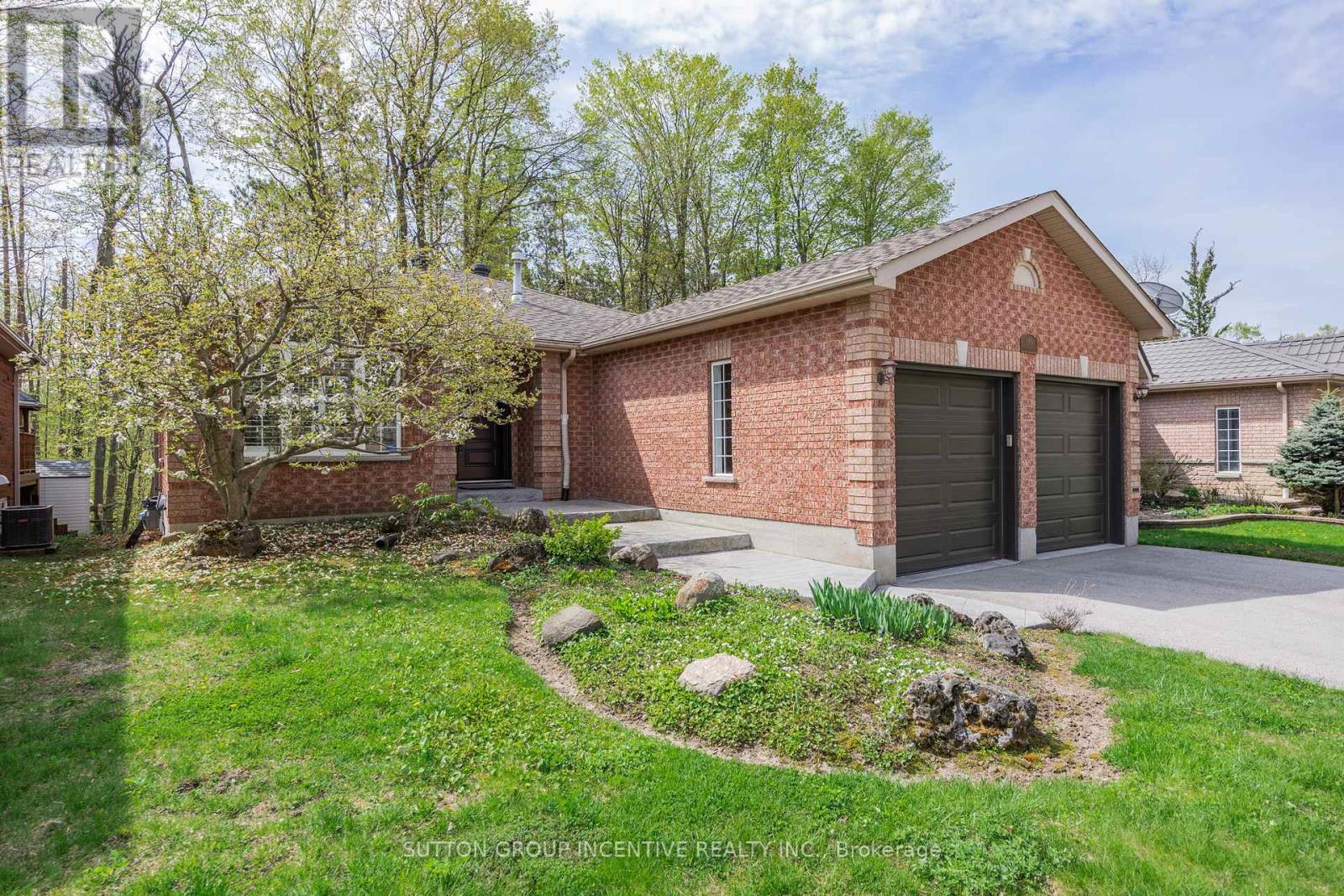 146 Columbia Road, Barrie, Ontario  L4N 8E3 - Photo 3 - S12152984