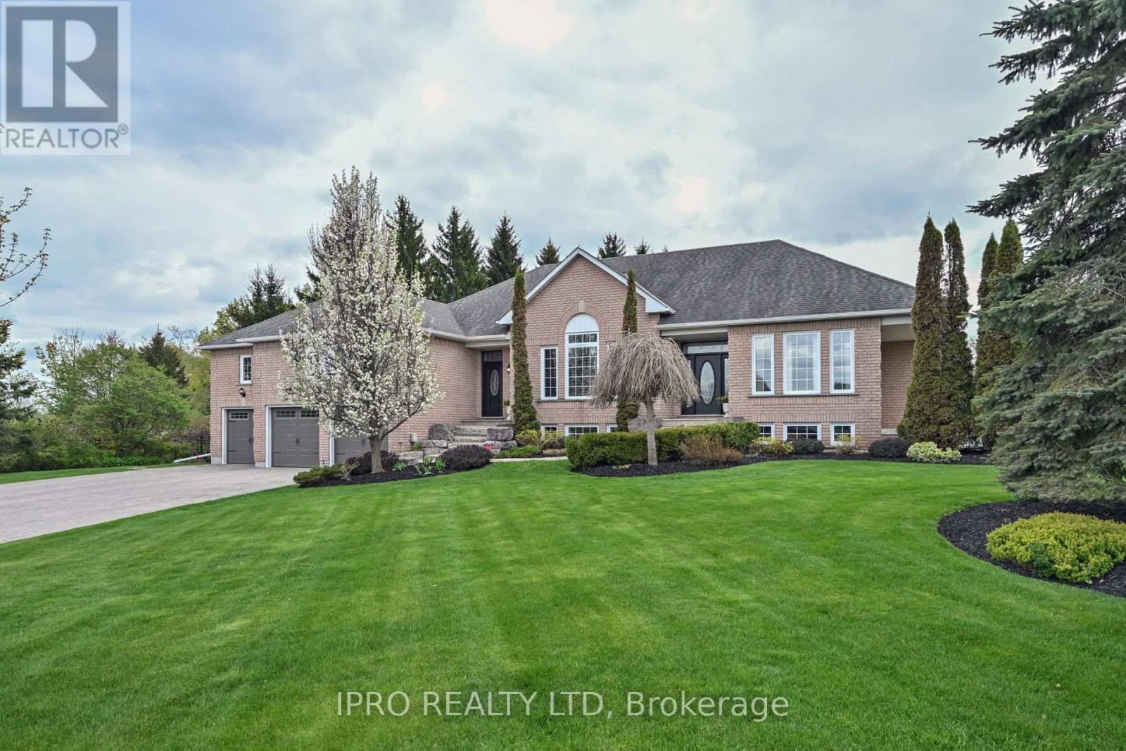 23 Giles Road, Caledon, Ontario  L7K 0B6 - Photo 1 - W12152912