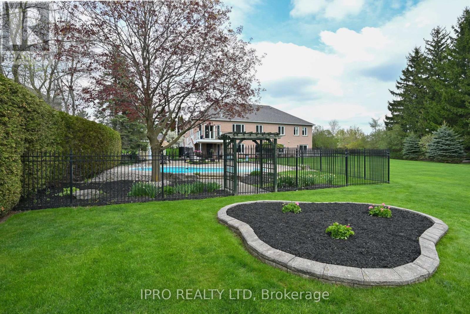 23 Giles Road, Caledon, Ontario  L7K 0B6 - Photo 39 - W12152912