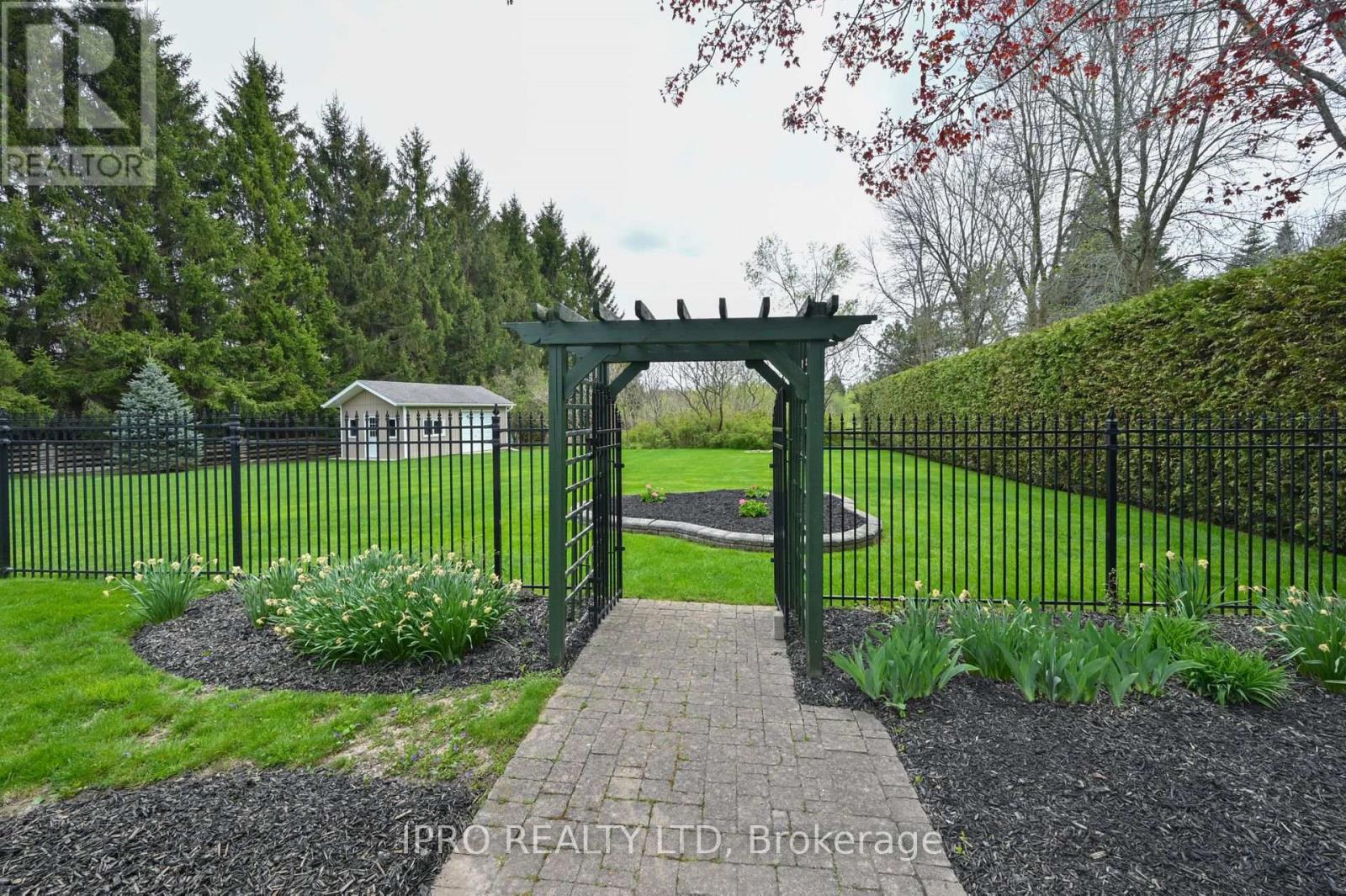 23 Giles Road, Caledon, Ontario  L7K 0B6 - Photo 41 - W12152912
