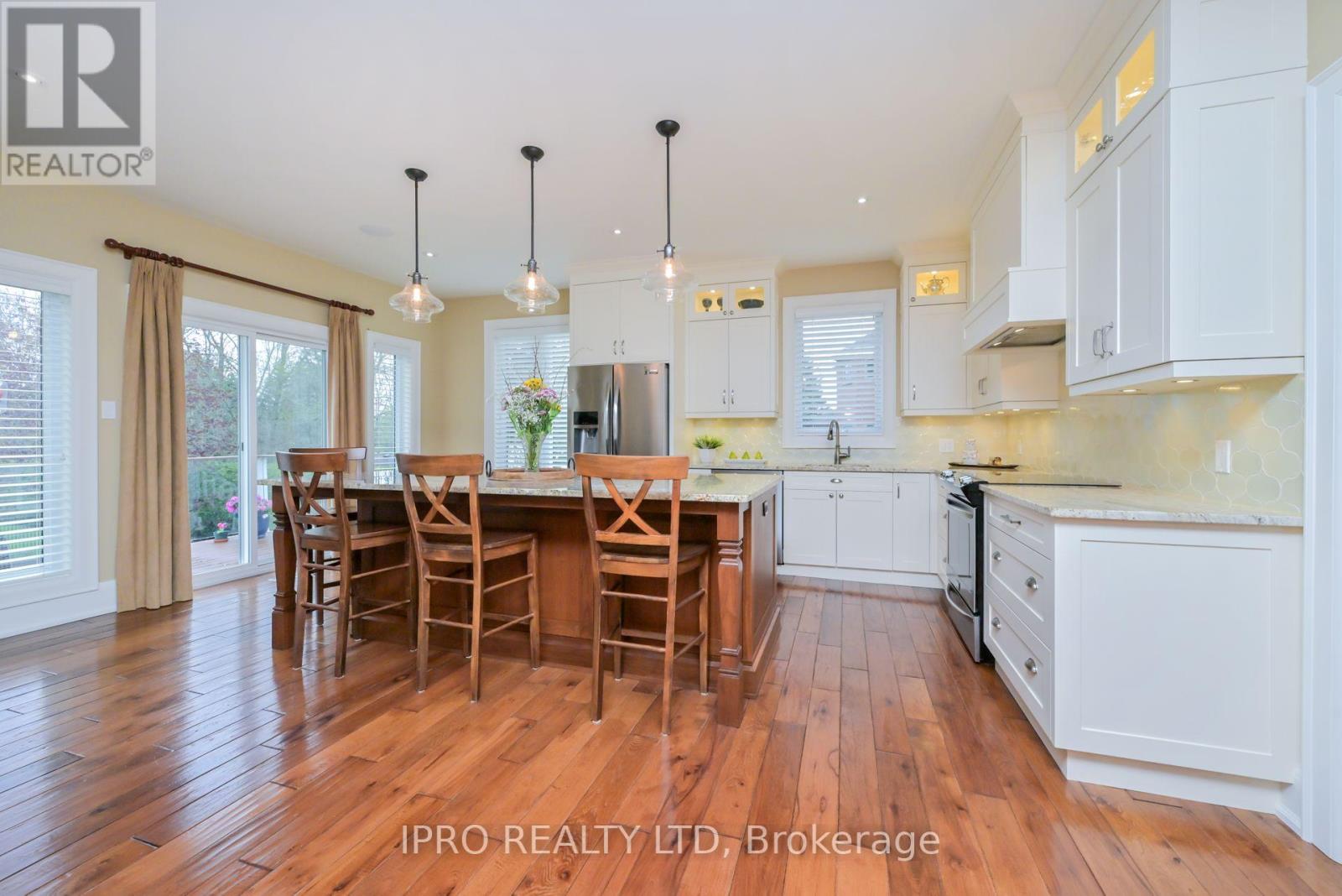 23 Giles Road, Caledon, Ontario  L7K 0B6 - Photo 6 - W12152912