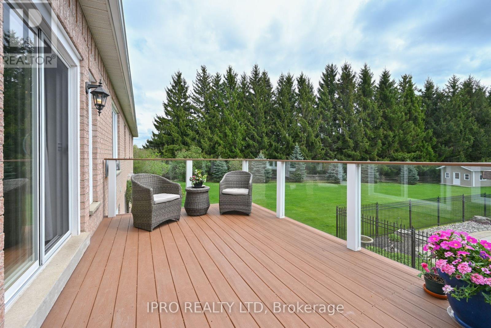 23 Giles Road, Caledon, Ontario  L7K 0B6 - Photo 8 - W12152912