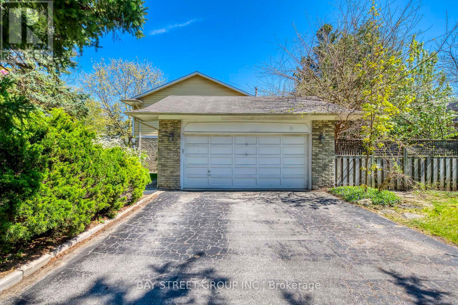 130 All Saints Crescent, Oakville, Ontario  L6J 5Y7 - Photo 44 - W12152916
