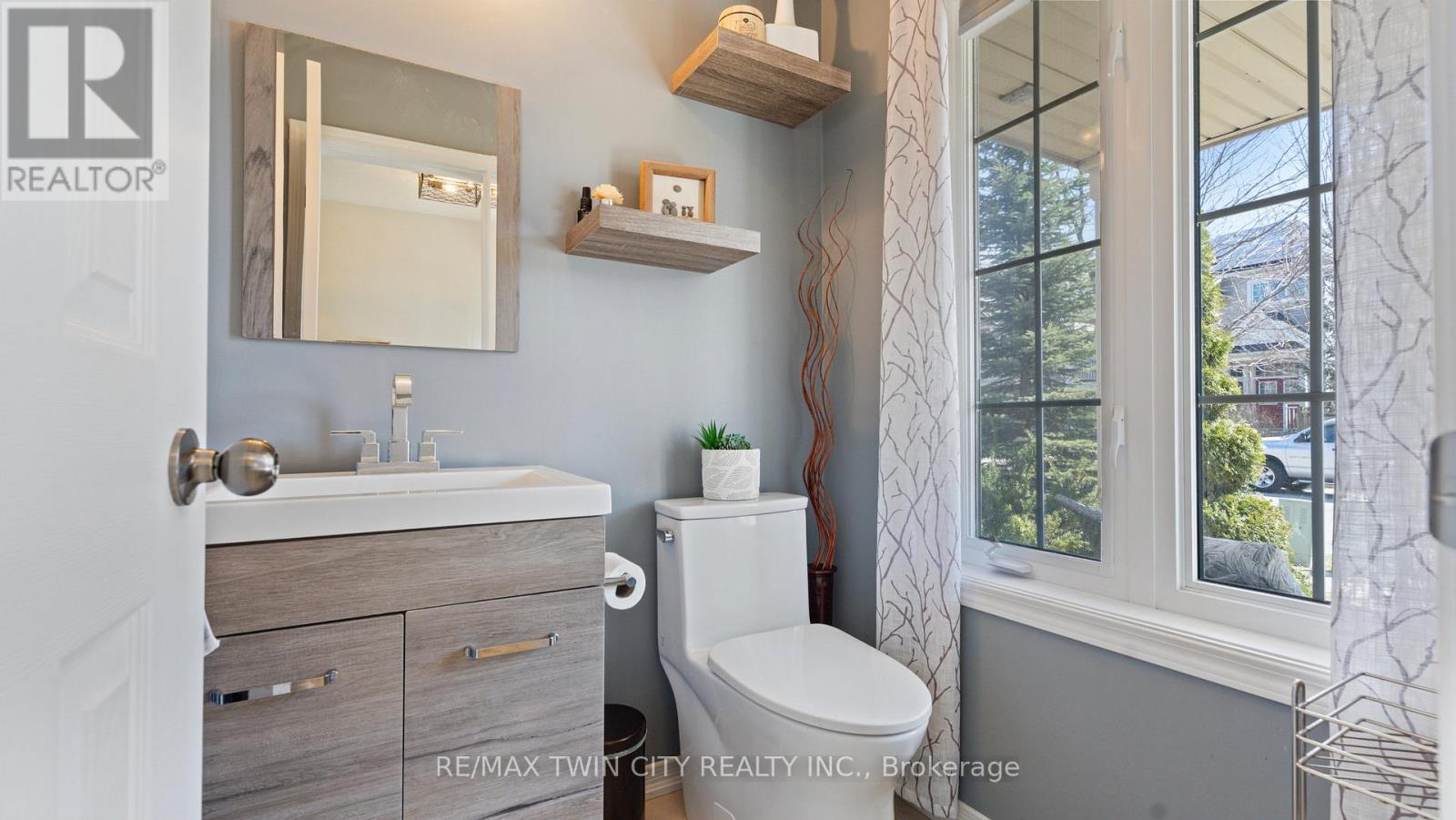 98 Lambert Crescent, Brantford, Ontario  N3T 0E9 - Photo 10 - X12152914