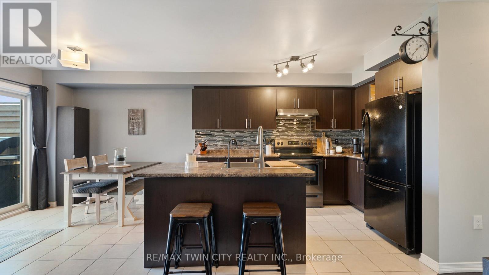 98 Lambert Crescent, Brantford, Ontario  N3T 0E9 - Photo 12 - X12152914
