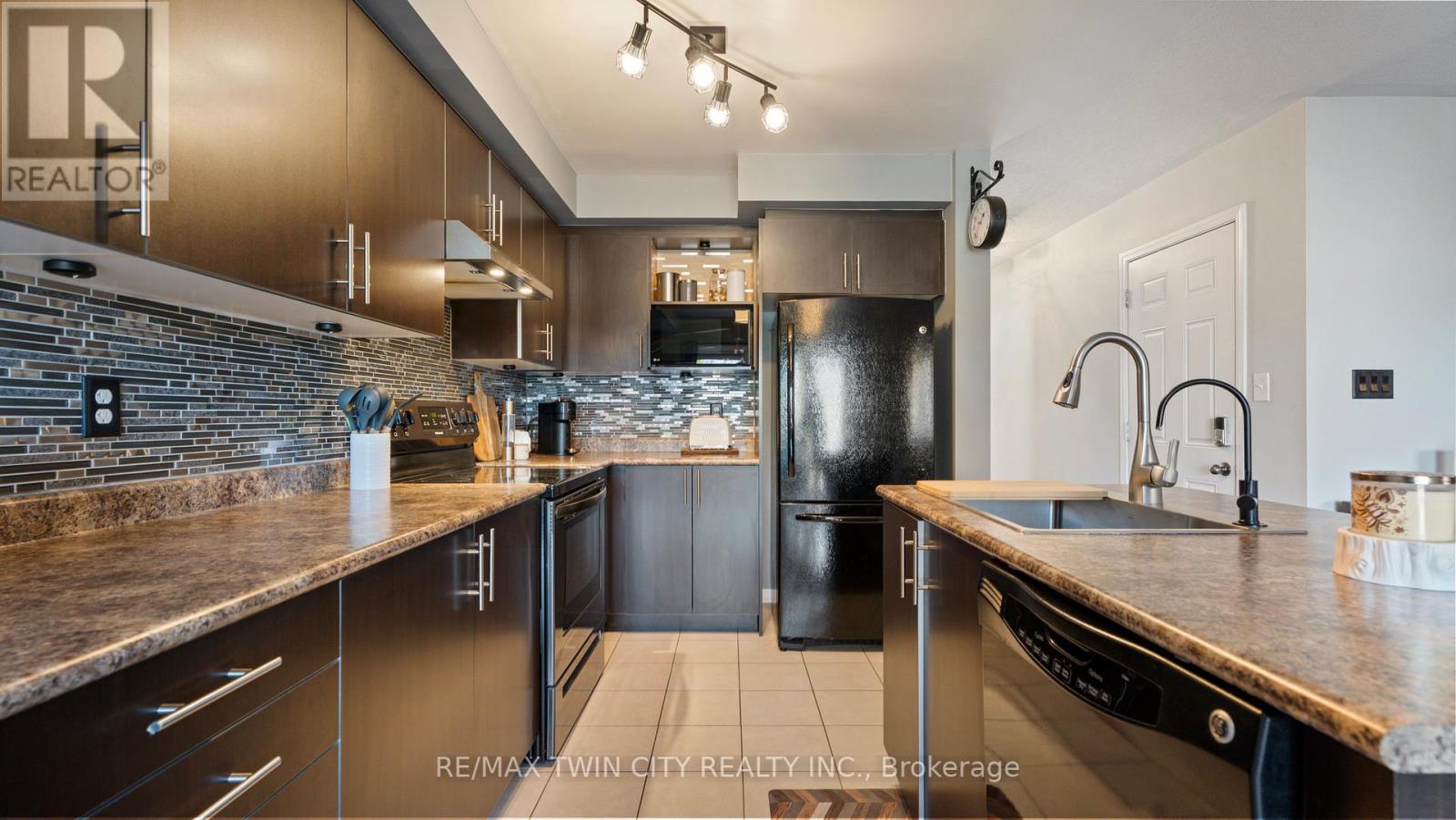 98 Lambert Crescent, Brantford, Ontario  N3T 0E9 - Photo 14 - X12152914
