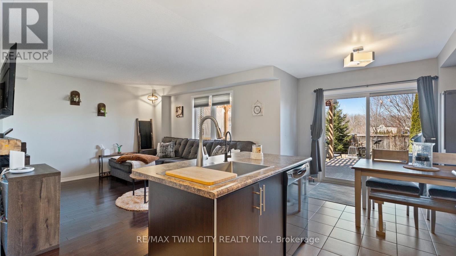 98 Lambert Crescent, Brantford, Ontario  N3T 0E9 - Photo 15 - X12152914