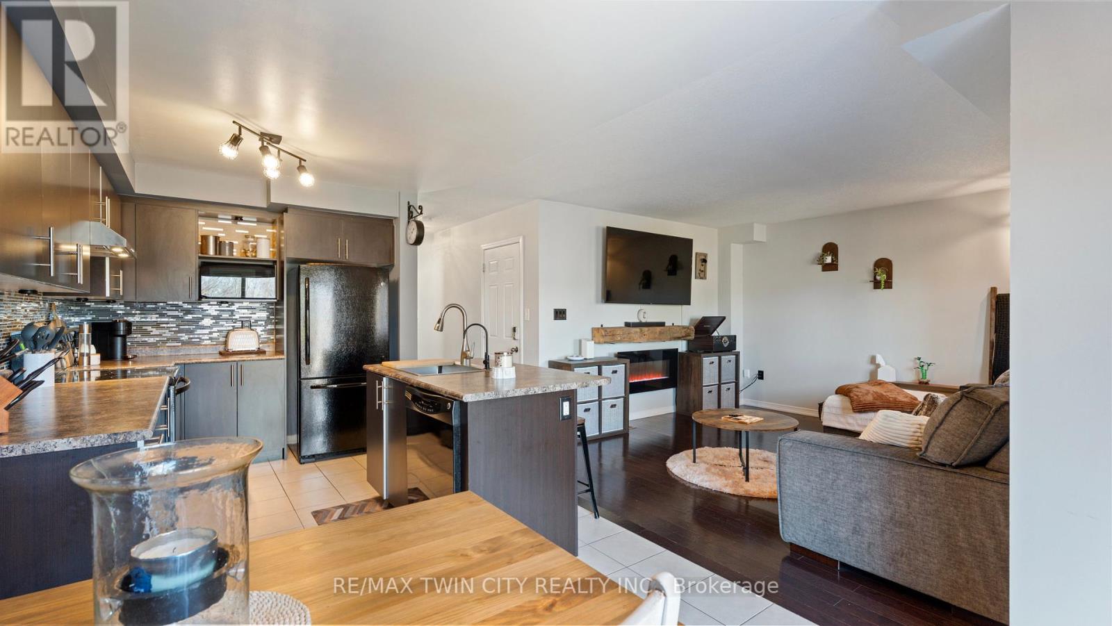 98 Lambert Crescent, Brantford, Ontario  N3T 0E9 - Photo 17 - X12152914