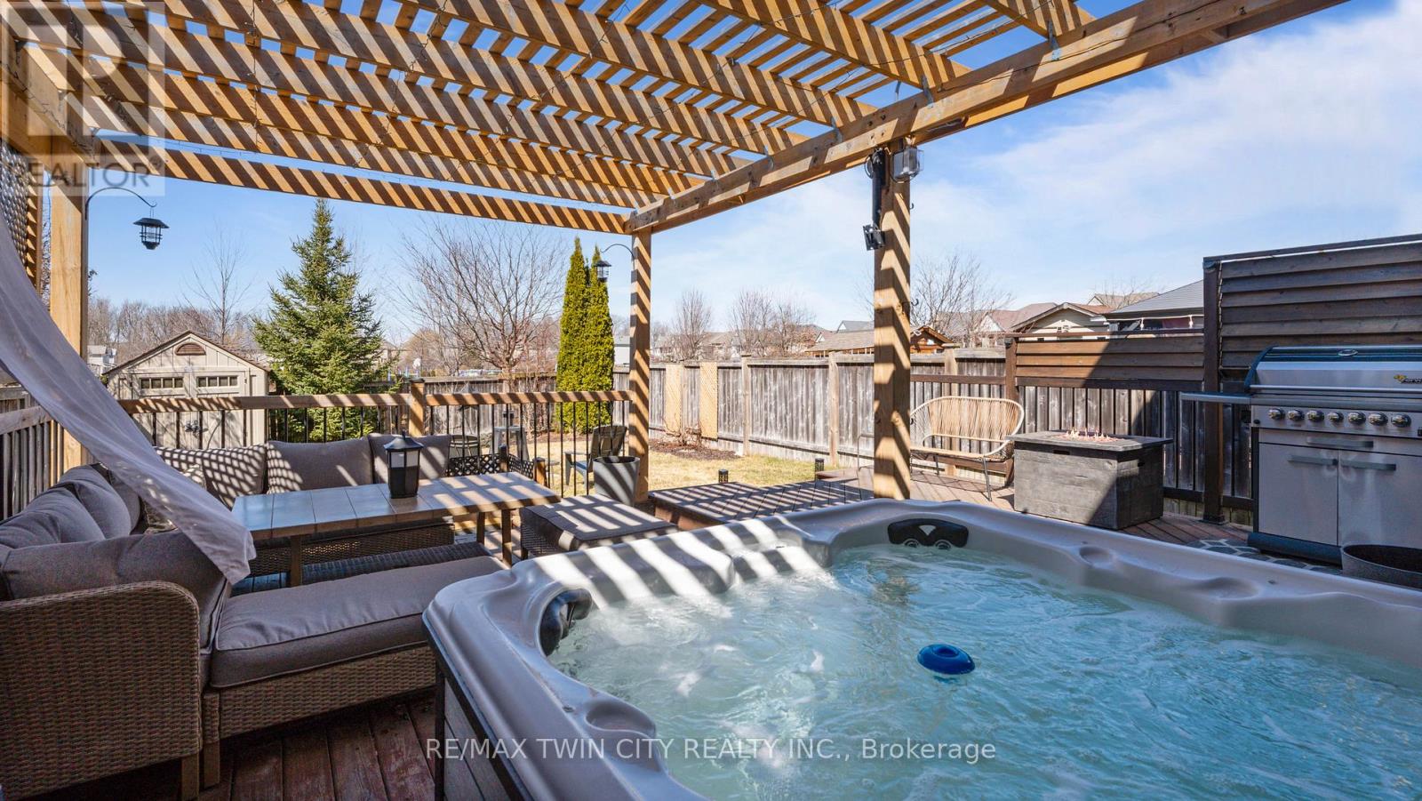 98 Lambert Crescent, Brantford, Ontario  N3T 0E9 - Photo 37 - X12152914